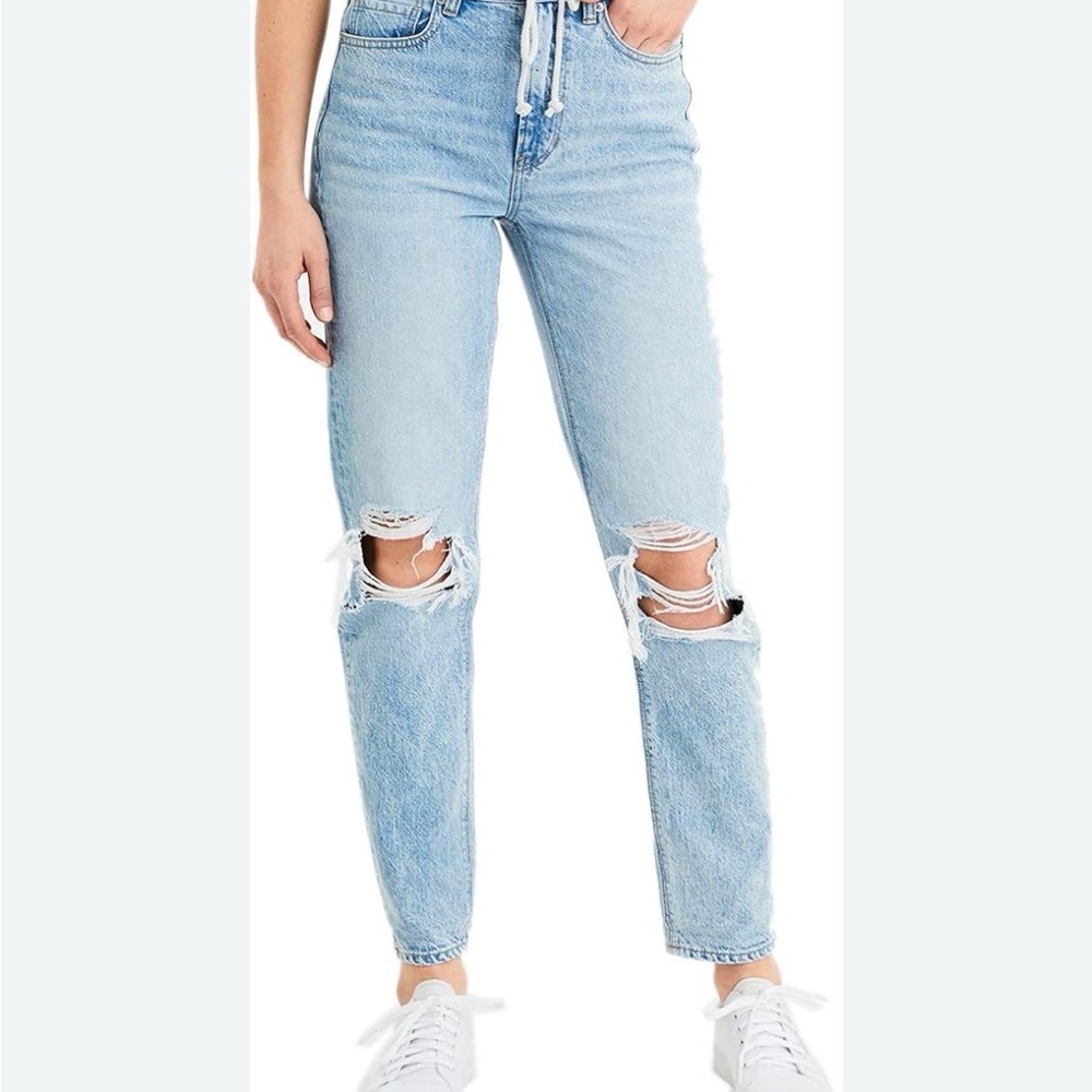 American Eagle Distressed Mom Jeans Size 2 Light Wash Ripped Straight Leg